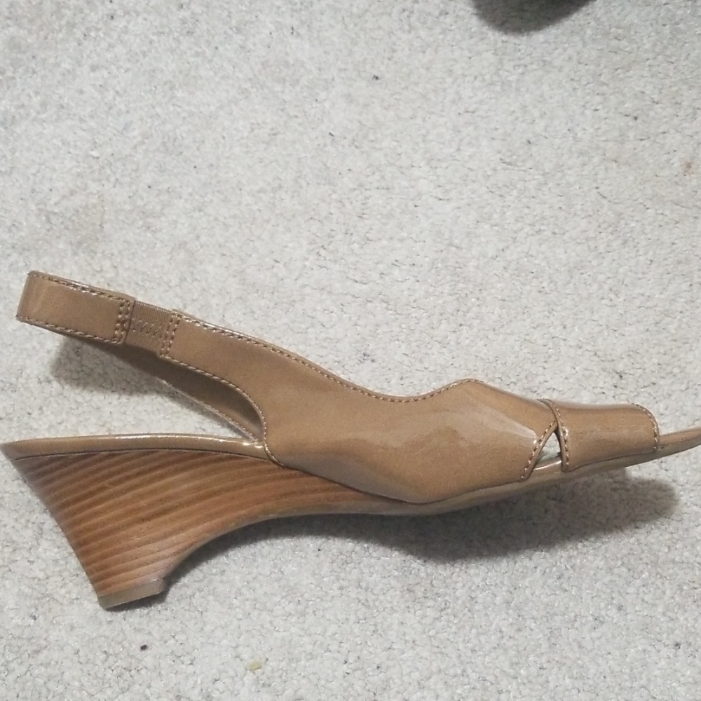 Tan sling back heels